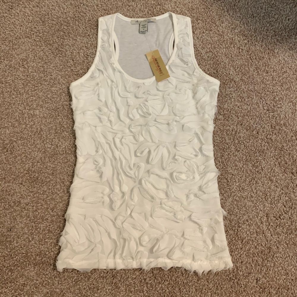 NWT WHITE RUFFLE DETAILED TANK - Picture 2 of 4